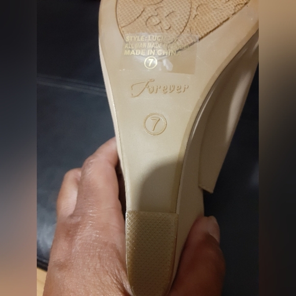 Forever Women's Tan Floral Embroidered Peep Toe Platform Highheel Slingback 7 - Picture 9 of 9